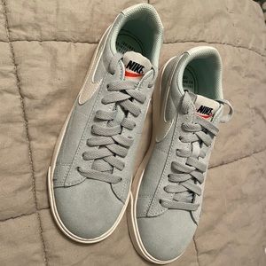 NEW Nike Blazer Low SD